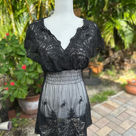 Vertigo Paris Dresses & Skirts - Vertigo Paris Black Dress